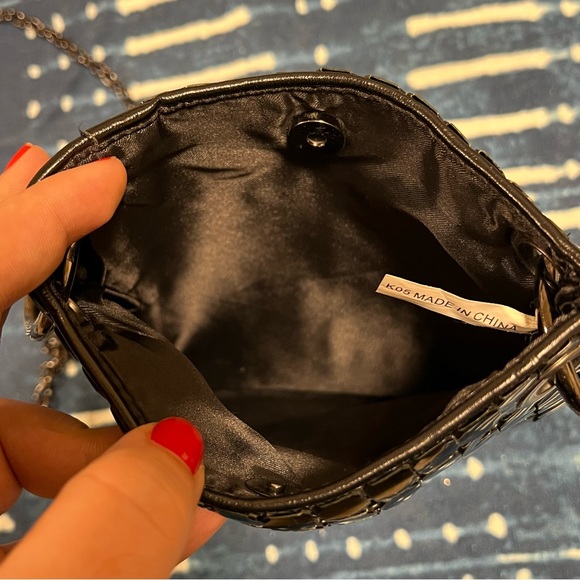 Chain Crossbody - Picture 5 of 7